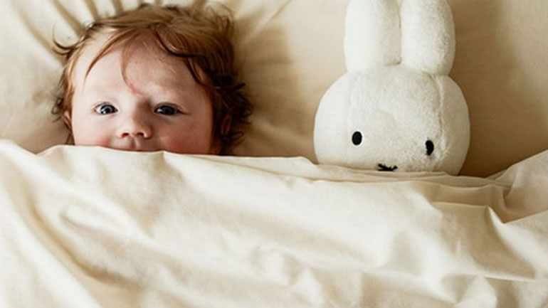 Μην αφήνετε το παιδί σας να ξενυχτάει! Μην αφήνετε το παιδί σας να ξενυχτάει!